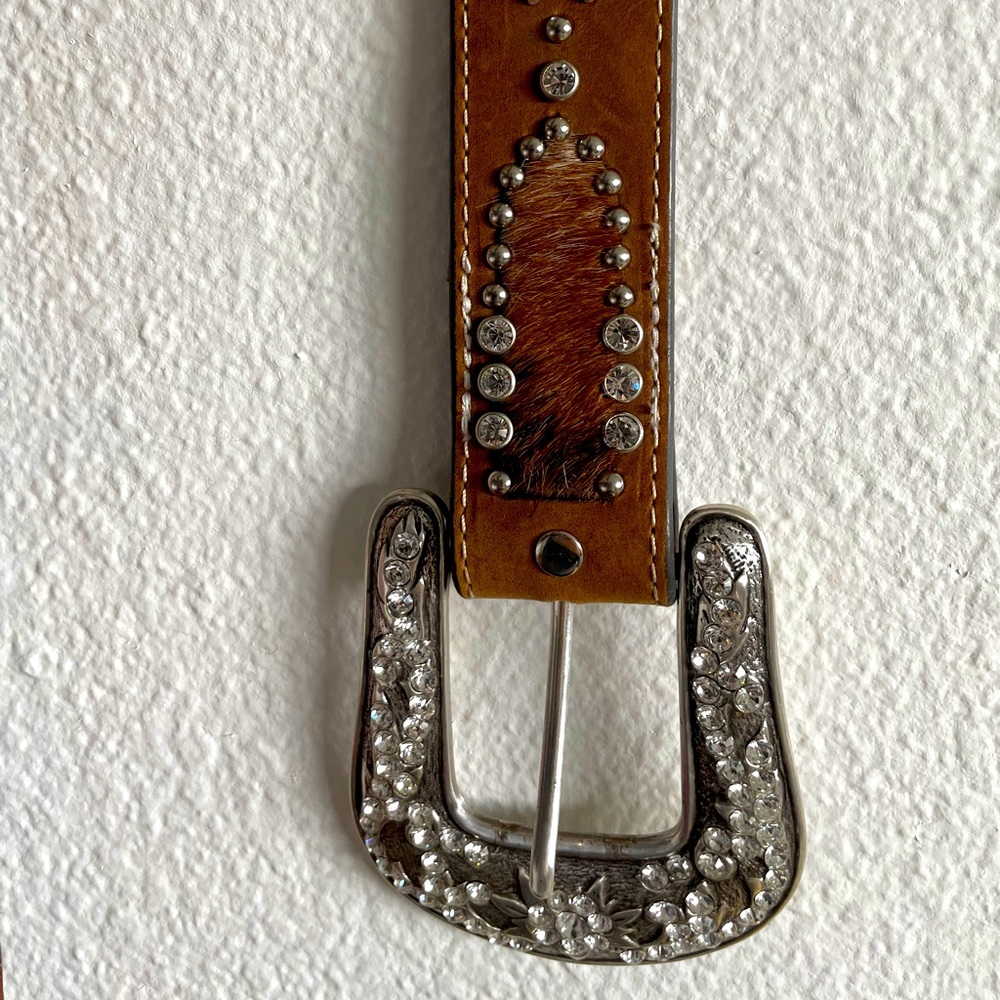 Leather cowgirl belt